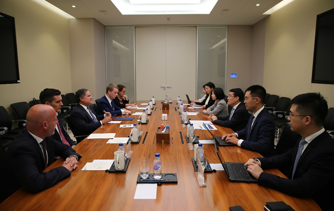 蔡学军总经理会见匈牙利国民经济部部长